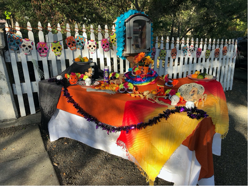 Dia de los muertos table